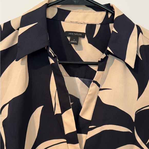 Ann Taylor Black and Cream Blouse - Picture 4 of 6